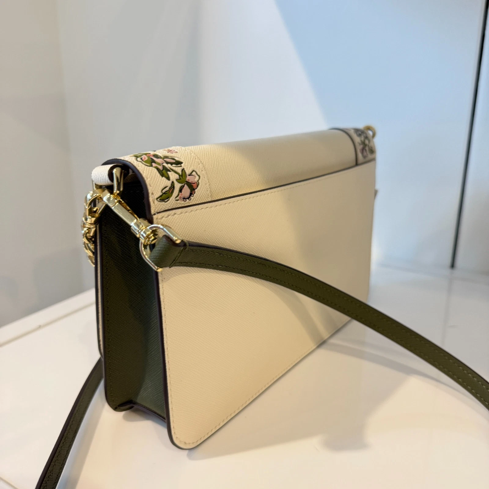 Tracolla Kate Spade Madison floreale media convertibile KL814 multi meringa