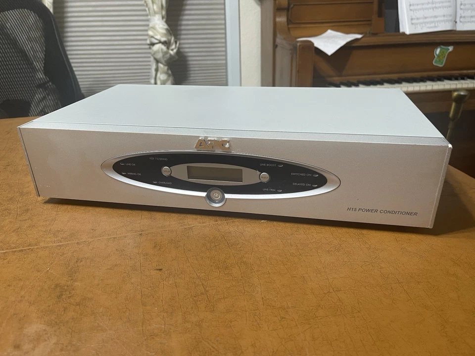 APC H15 1,5kVA H-Typ Heimkino Power Conditioner 12 Ausgänge Überspannungsschutz - Bild 2 von 4