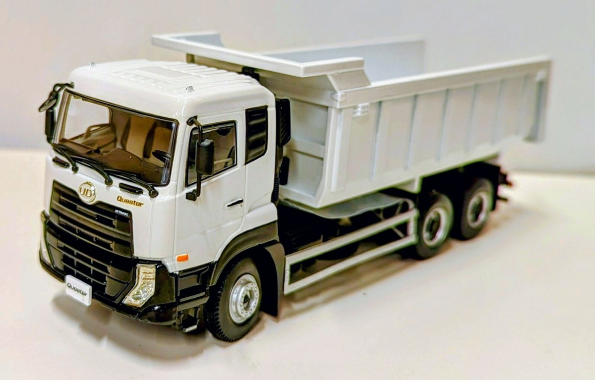 1/50 UD TRUCKS Quester