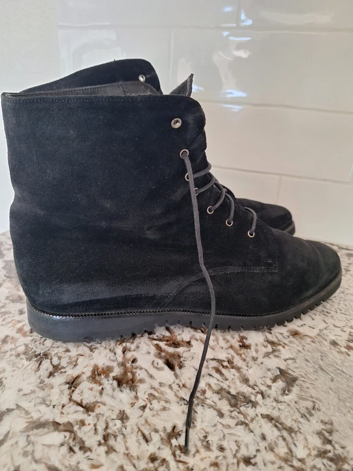 SALVATORE FERRAGAMO WOMENS  BLACK SUEDE COMBAT BOOTS SZ 9.5 B - Image 3 of 4