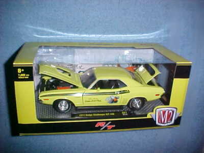M2 1971 DODGE CHALLENGER R/T 440 VHTF NEW 1:24 SCALE DIECAST CAR