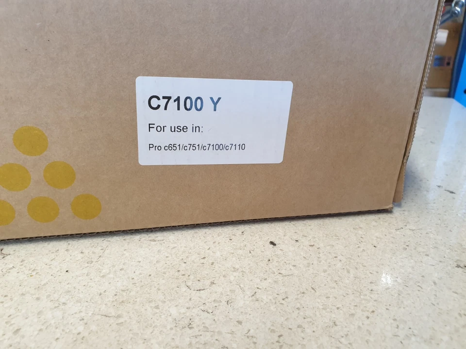 Tóner amarillo compatible Ricoh 828327 (828385) para Pro C651, C751, C7100, C7110 Foto 2 de 3