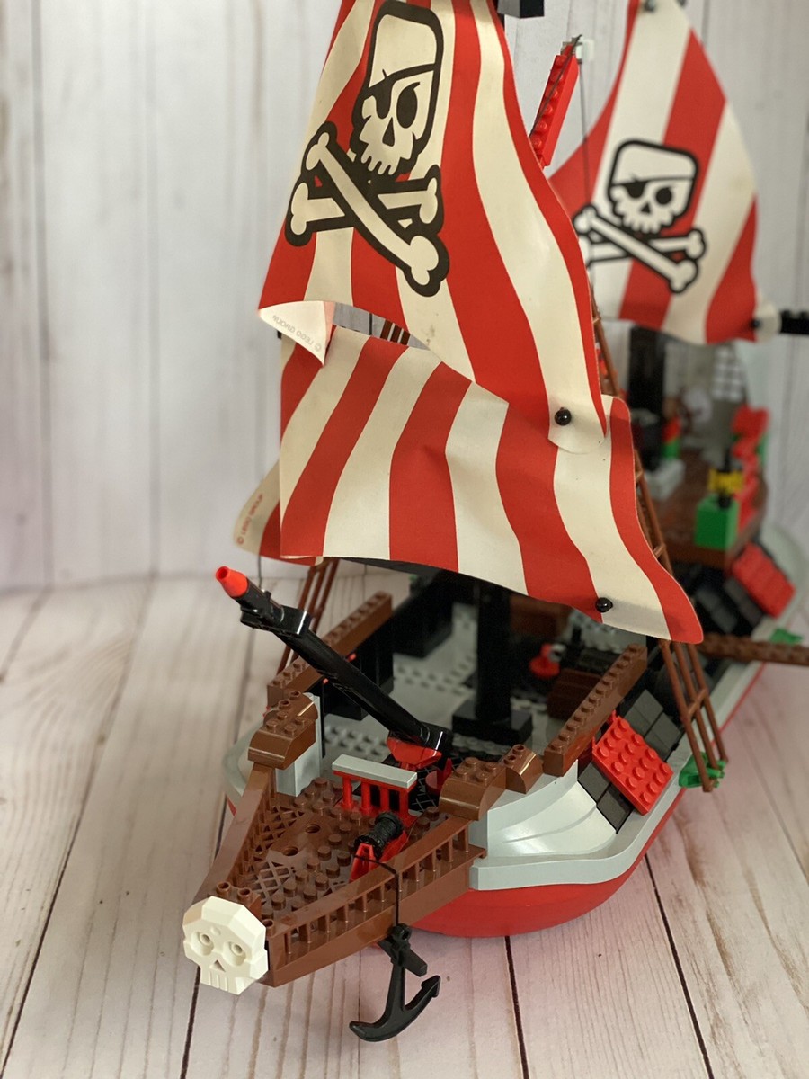 Lego 7075 Pirates Captain Redbeard's Pirate Ship w/ Minifigs