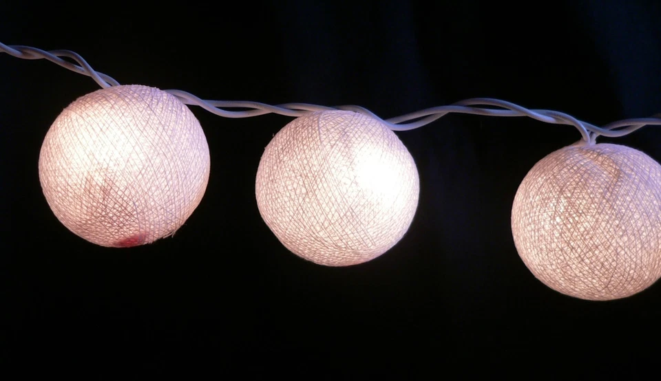 50 Blanco 5cm Bola Boda Luz LED Mesa Fiesta Centro de Mesa 5m Largo Batería Pwr Foto 4 de 4