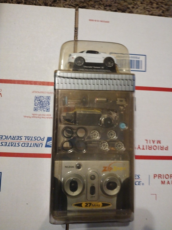 2003 RadioShack Zip Zaps Micro RC Chevrolet Camaro SS With Performance