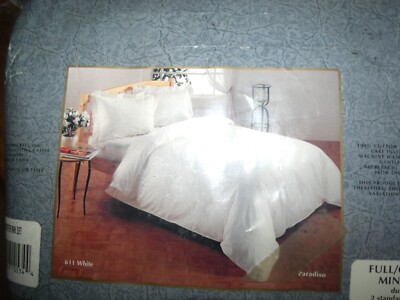 ''Heirloom'' F/Q Duvet and shams set Brand New