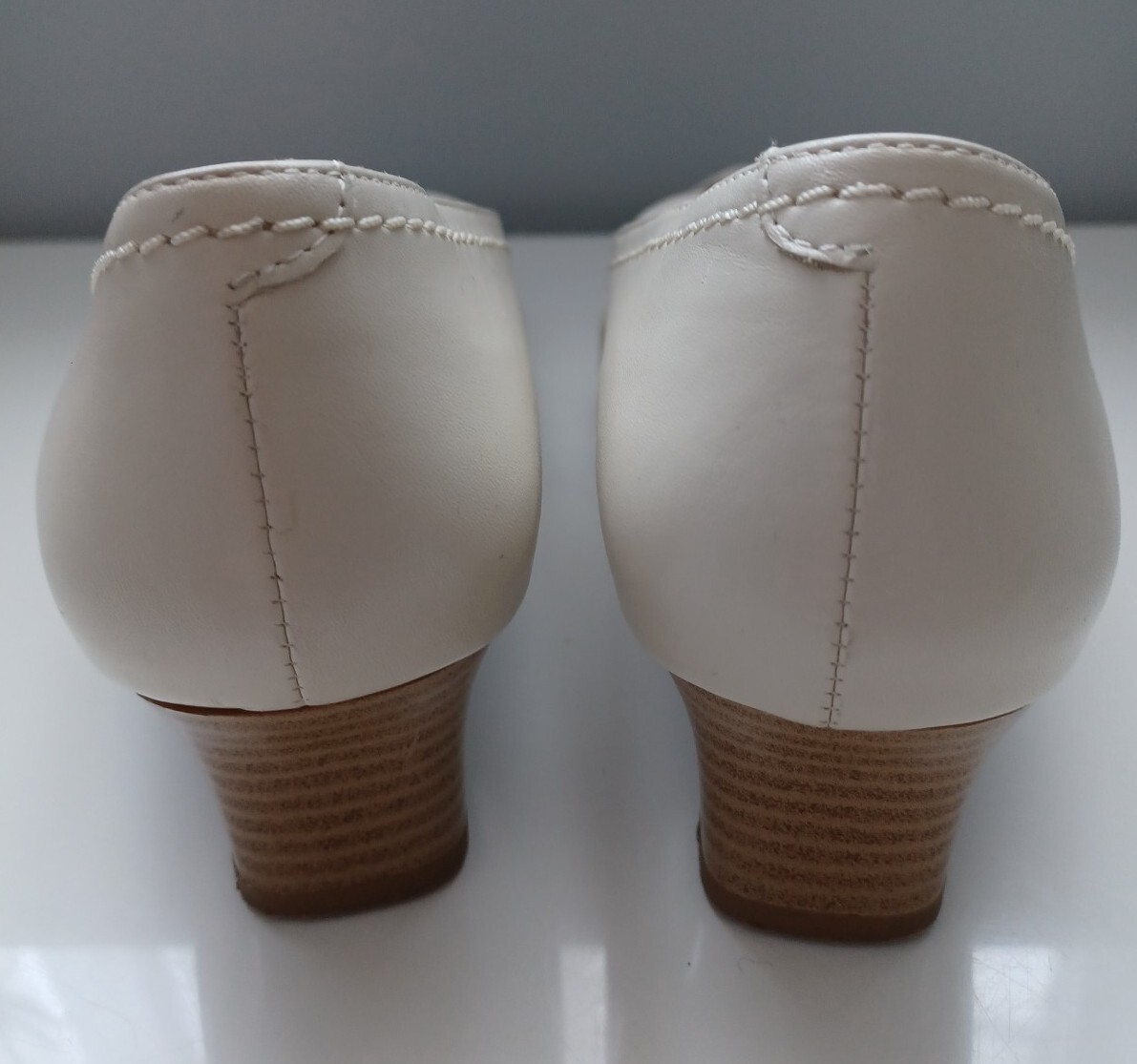 HOTTER "Enshrine" ivory/cream shoes, twist front, UK 5 (EE), wood block