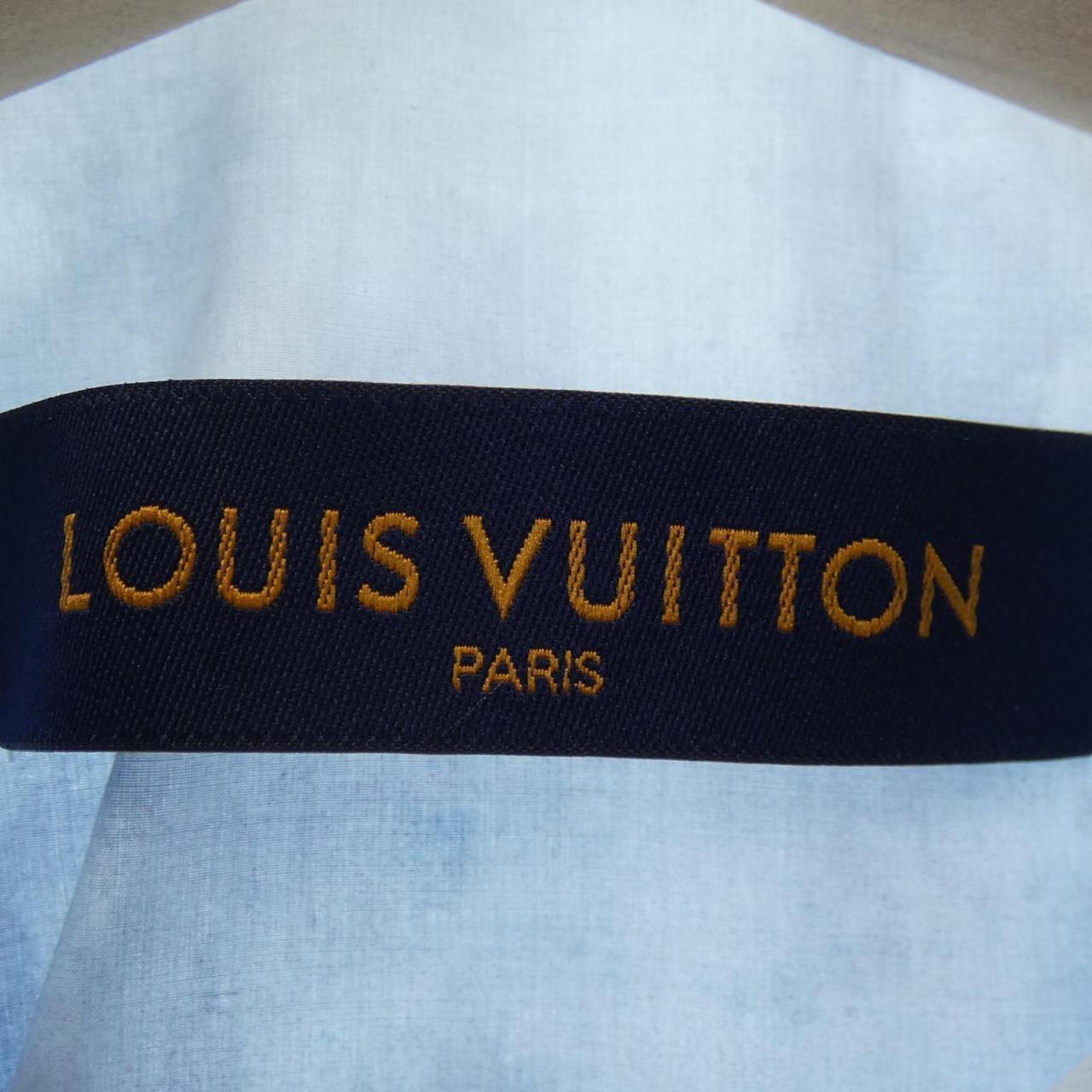 Authentic LOUIS VUITTON Tshirt #241-003-097-7674