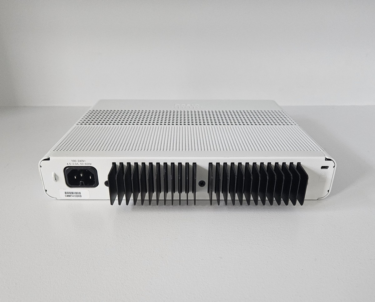 Cisco WS-C2960CX-8PC-L V03 Switch 8x 1GB PoE+, 2x 1GB SFP/RJ-45