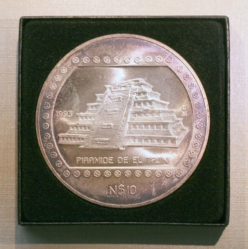 5 OZ. SILVER ROUND - Mexico, 10 New Pesos, 1993, NICE UNC CONDITION