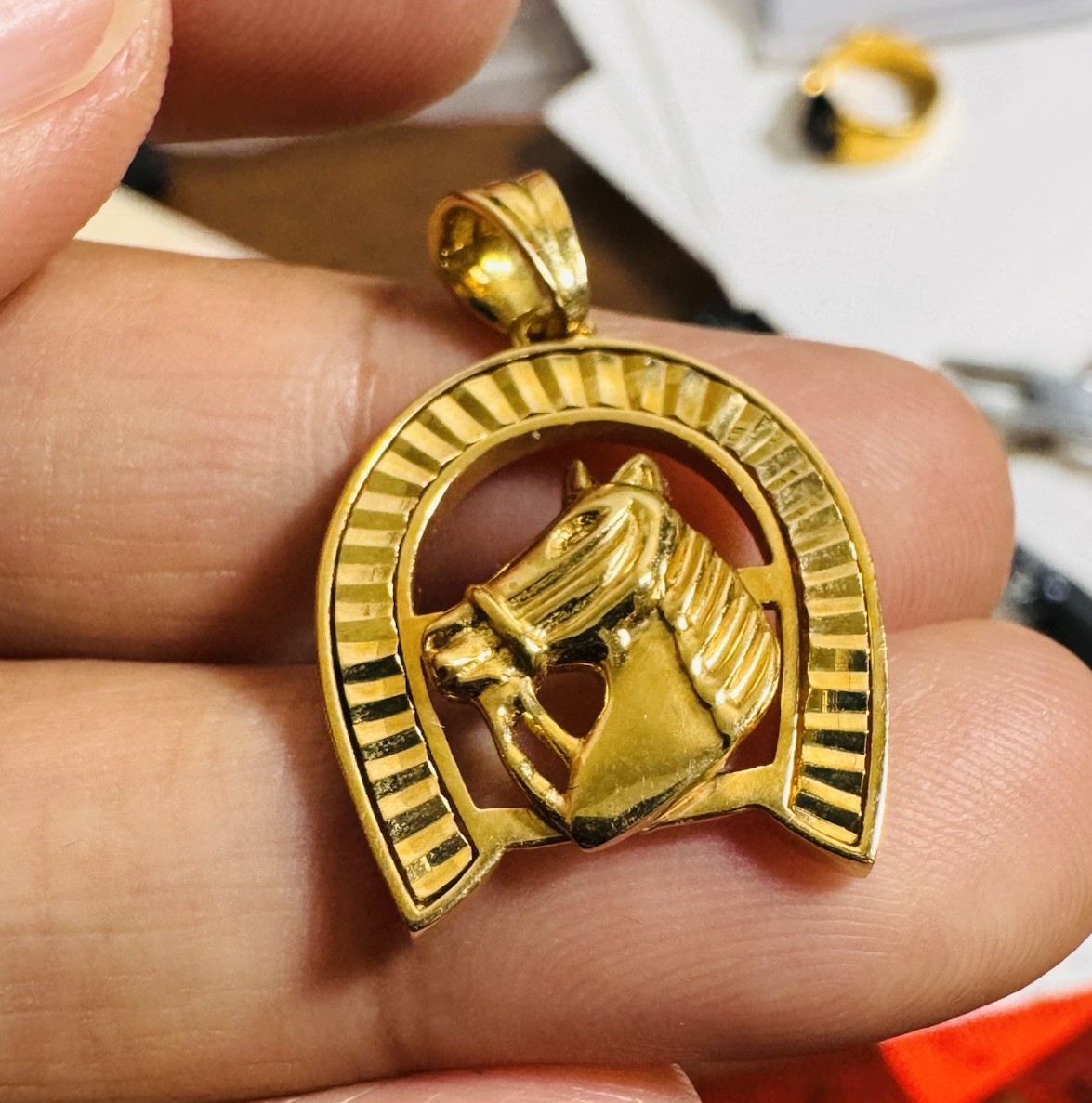 18K 750 Real Genuine Gold Horseshoe Pendant only 3.86g NO Chain Mens Womens