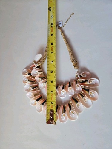 🐚NEW Free People Two Strangers Shell Necklace Natural Shell 🐚 - Picture 4 of 4
