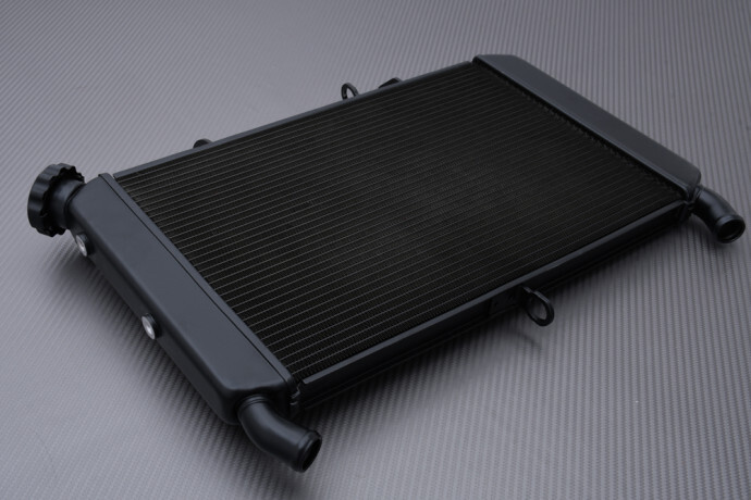 Radiateur eau YAMAHA MT09 Tracer 900 pour remplacer une pièce fuiteuse