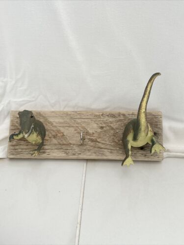 Small Vintage Wooden Dinosaur Hook Kids Storage Dino Childrens Room - Afbeelding 1 van 20