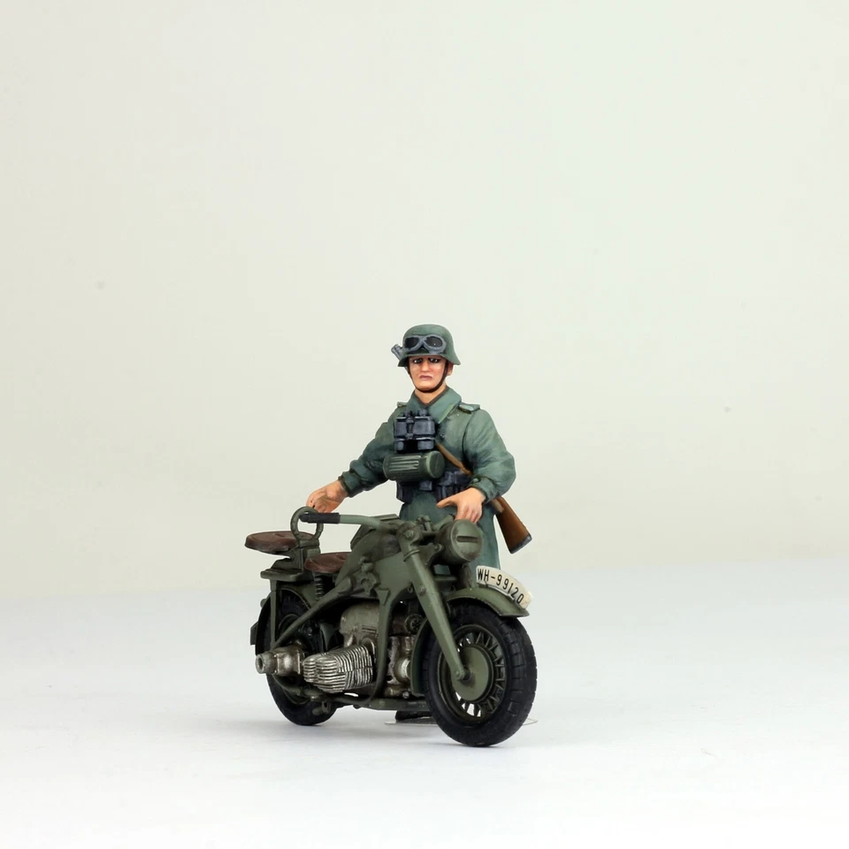ProBuilt 1:35 Model German Zundapp KS750 Motorcycle and crew, WW2 - Image 3 of 4