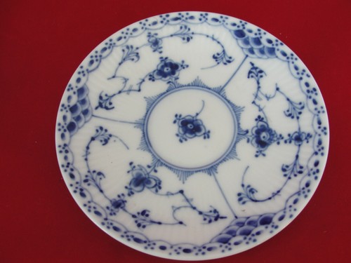 ROYAL COPENHAGEN BLUE FLUTED PORCELAIN CUP AND SAUCER - Picture 15 of 38