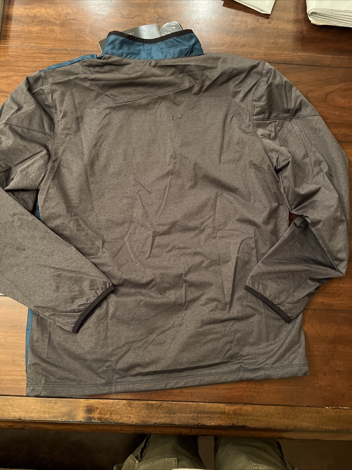 SACAI X NIKE Giacca a vento uomo Nike Golf elasticizzata taglia Med 1 4 zip nuova con etichetta. Teal con manica grigia