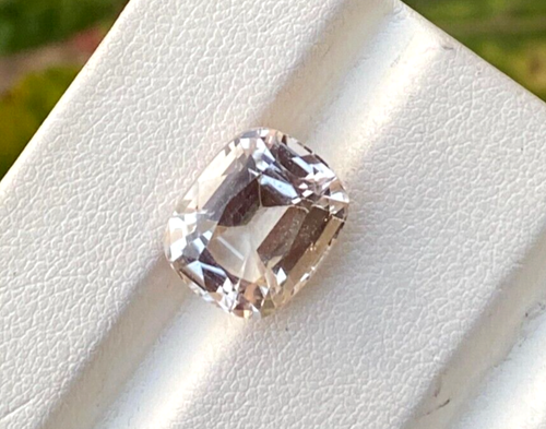 16.25 carat natural cut topaz cushion shape loose gemstone from Afghanistan - 第 1/5 張圖片