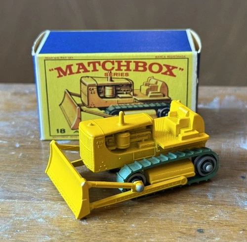 Vintage Lesney Matchbox 18 Caterpillar Bulldozer Toy Car w/ Original Box