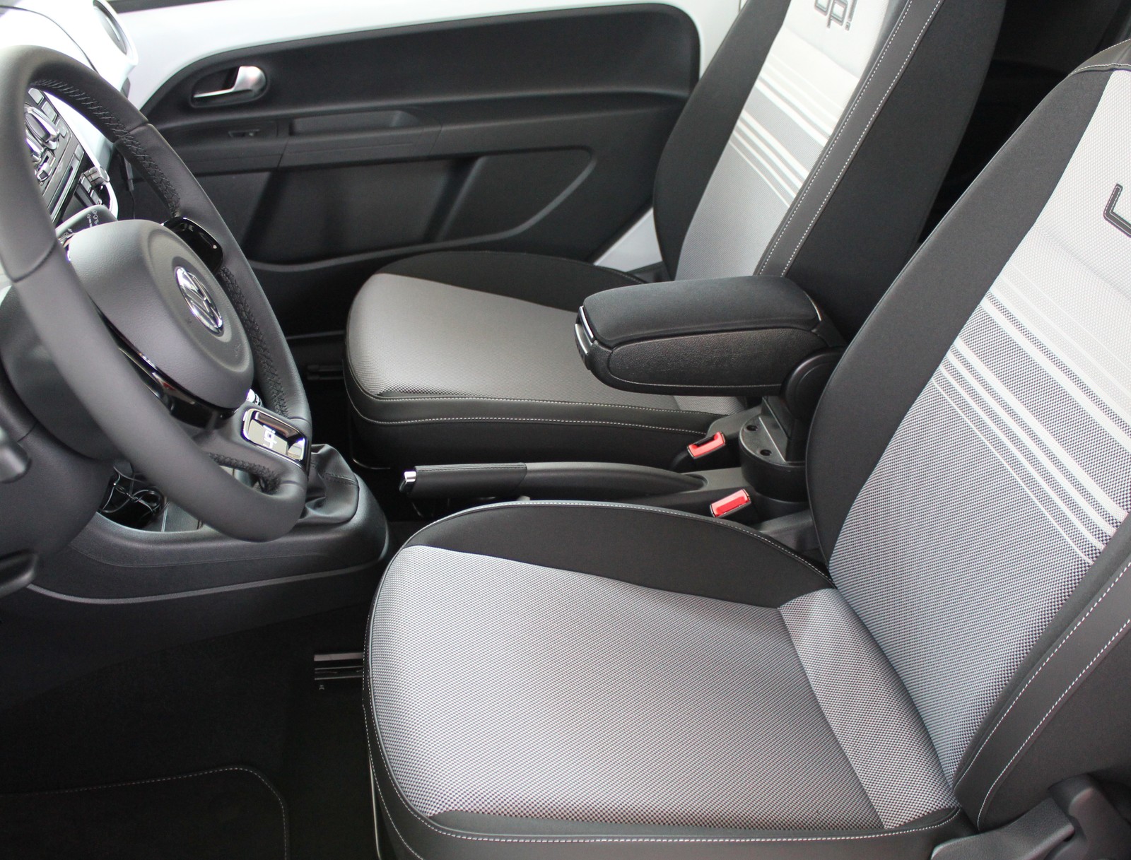 Accoudoir central Seat Mii noir pour les modèles de 2011 à 2018 avec grand compartiment