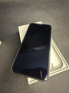 Neuwertiges Apple iPhone 11 64GB, schwarz, entsperrt, 80% Batteriezustand