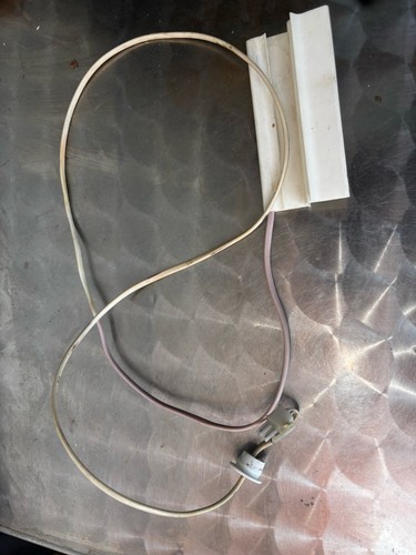 Dometic Rm 2354/2455 Rv Fridge Thermistor Holder White/used - 第 1/4 張圖片