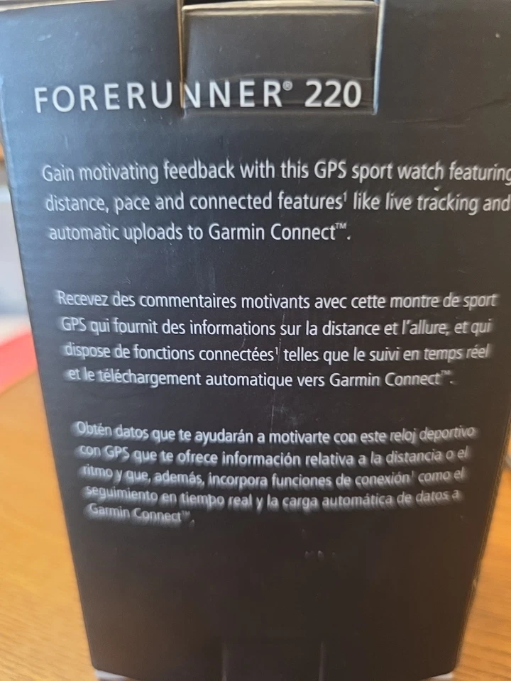 Reloj GPS Garmin Forerunner 220 Blanco/Púrpura Todo Original Caja Y Accesorios  Foto 2 de 3