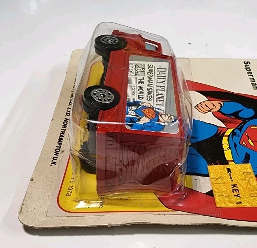 Camión de colección Corgi Juniors Red Leyland HO Diecast Superman Daily Planet cardado Foto 3 de 4