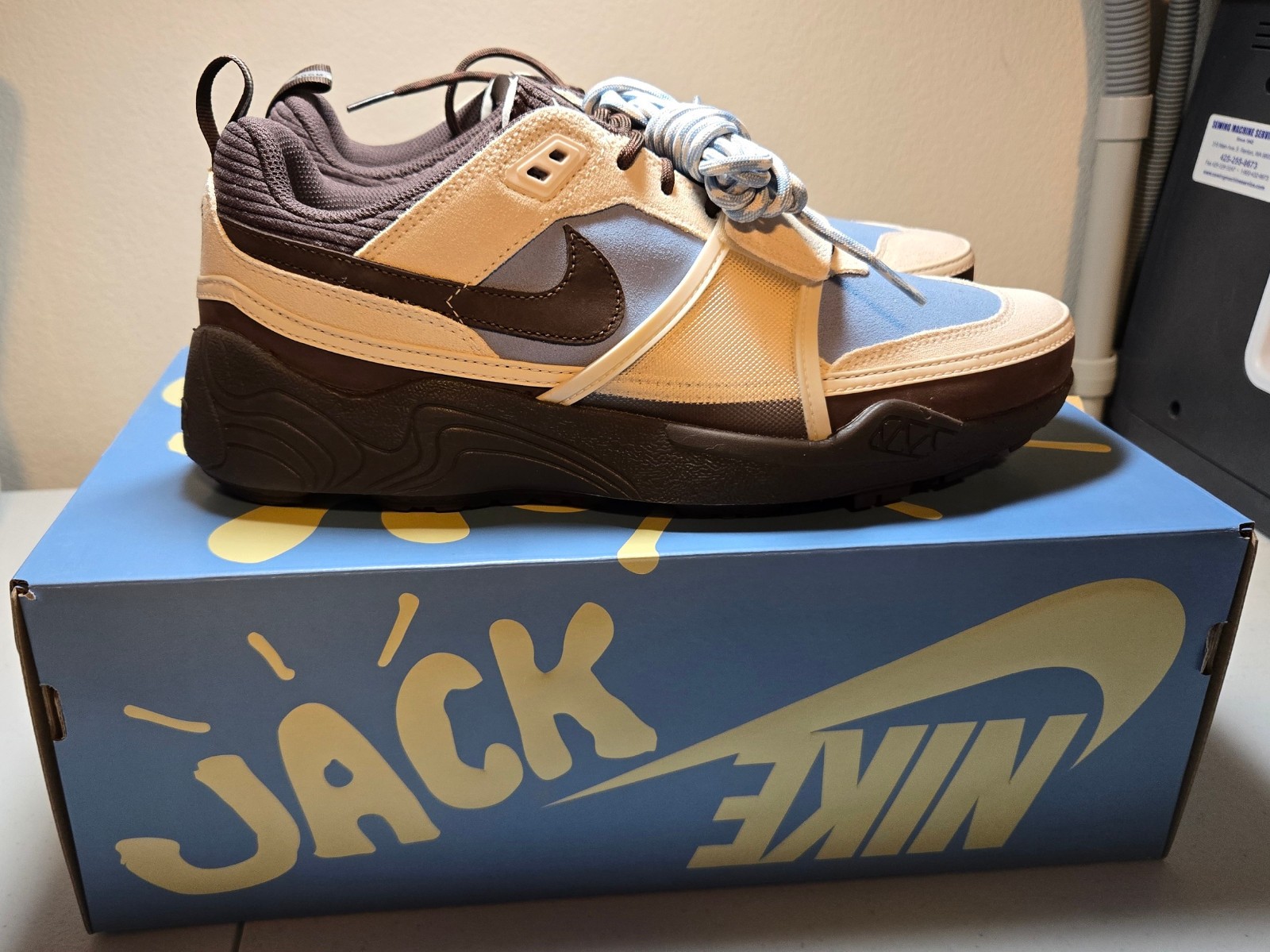 Size 11.5 - Travis Scott x Nike Zoom Field Jaxx Leche Blue for sale ...