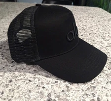ALO YOGA District Trucker hat Unisex 