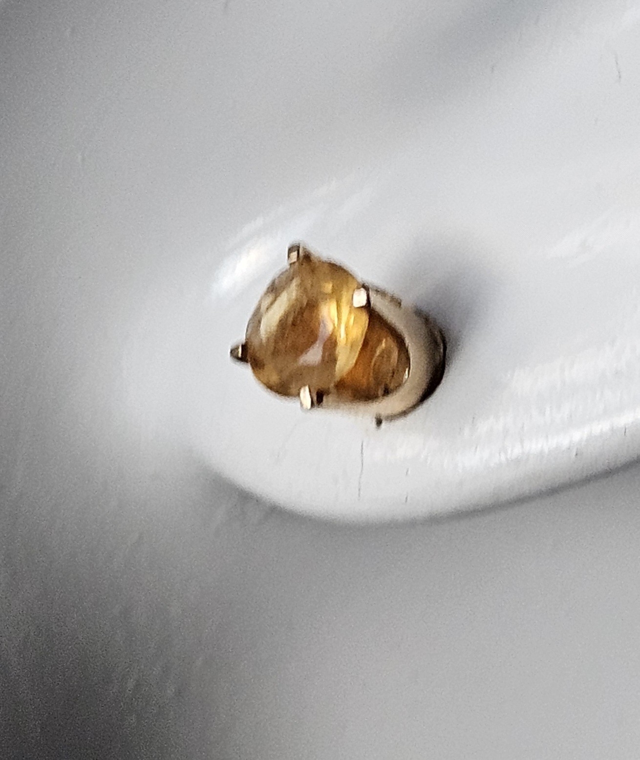 14K Solid Gold Single Stud Earring .44 Grams Yell… - image 2