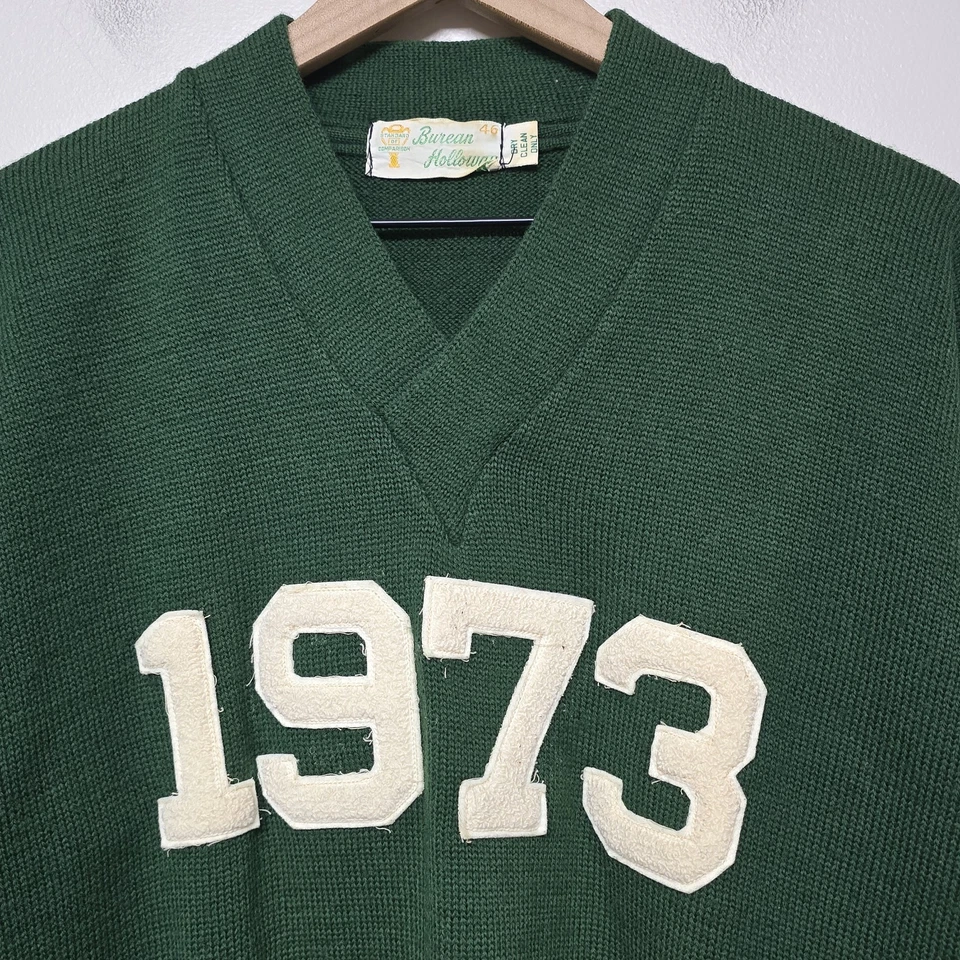Suéter verde vintage 1973 Varsity Letterman Burean malha Holloway feito nos EUA  - Imagem 2 de 4