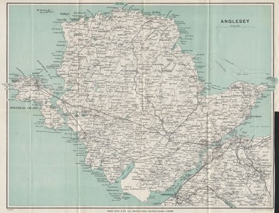 ANGLESEY. Menai Strait Holyhead Bangor Beaumaris Caernarvon. WARD LOCK 1925 Karte
