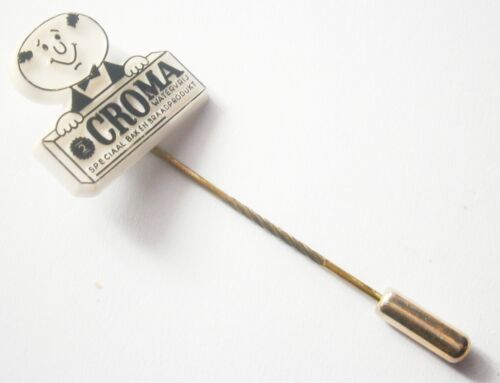 Y938) Croma Man Shopping Supermarket store vintage badge advertising lapel pin - Picture 1 of 2