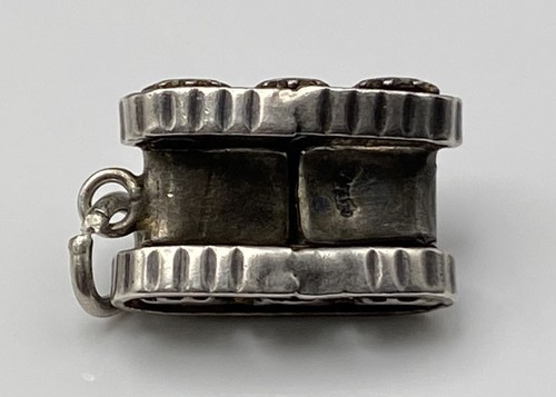 Vintage Sterling Silver Military Army War Tank Guns on Top Nice Detailed Charm - Picture 6 of 7