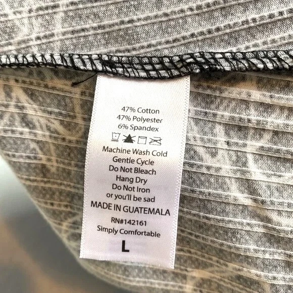 Cárdigan LuLaRoe Sarah Manga Larga Rosas Plumero Grande Acanalado Gris Blanco Foto 4 de 4