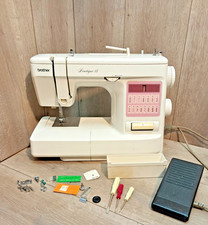 BROTHER SEWING MACHINE BOUTIQUE 15 with PEDAL & Accessorys as shown