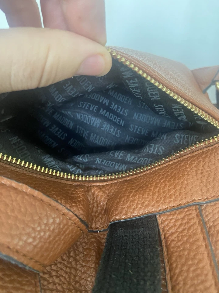 Mochila ajustable Steve Madden marrón Foto 3 de 4