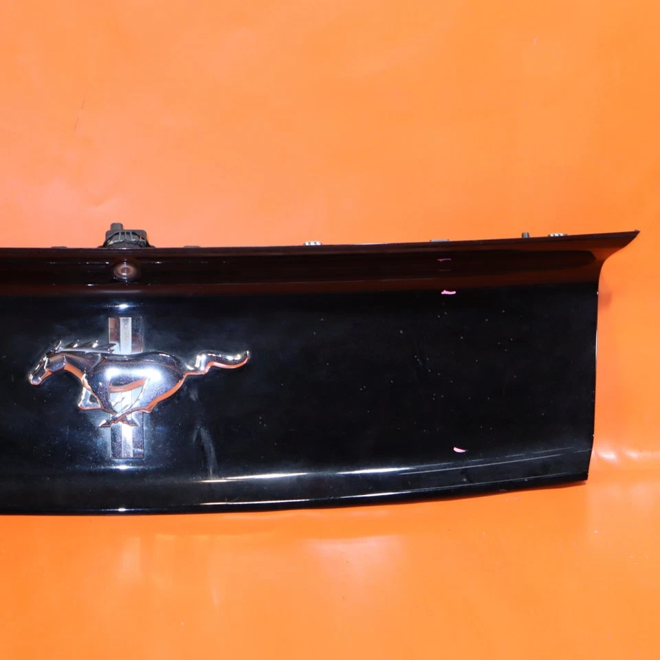 FORD MUSTANG PONY HORSE TRUNK TRIM PANEL 2015 2016 2017 GLOSSY BLACK OEM - Image 3 of 4