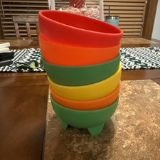 Set 6 ciotole per salsa in plastica. Diametro 4,25 pollici. 2 verde/arancione, 1 rosso/giallo