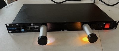 Furman PL-8 Series II Power Conditioner As Shown Working (One LED Partially Lit)
