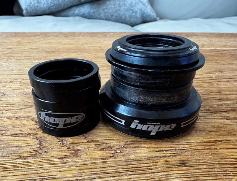 Hope Headset - H-EC44/40 - ZS44/28.6 Black - Complete with spacers