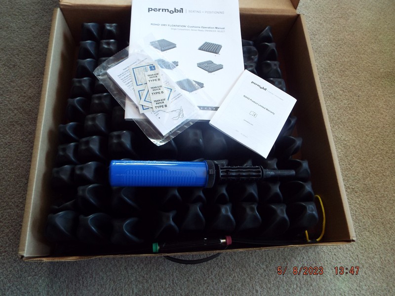 ROHO CUSHION 16 x 18 x 2 Select with COVER   QC910C  All New   gclbmhvqm