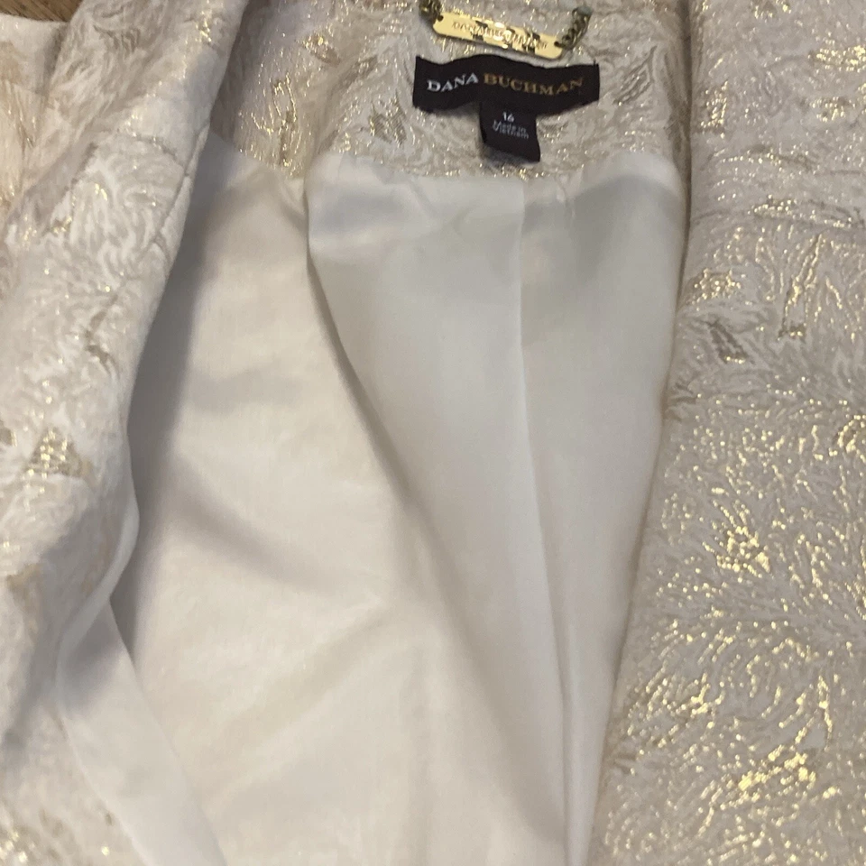 "Chaqueta para mujer Dana Buchman crema talla 16 21x26"" forrada brocado dorado 1 botón" Foto 4 de 4