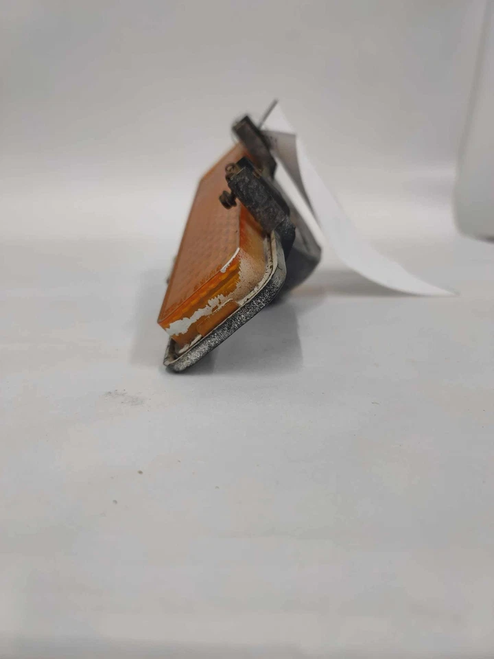 1983-94 Chevrolet Blazer S10/Jimmy S15 RH Park Lamp-Turn Signal 16518894 - Image 2 of 4