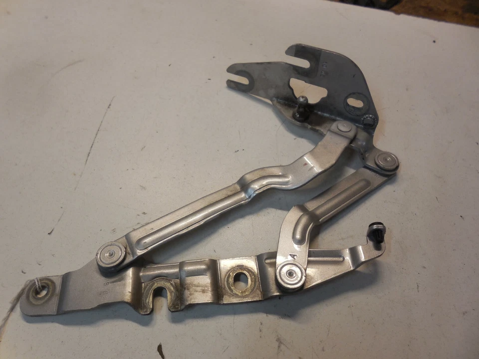 00-04 Audi A6 Quattro Base Sedán Conductor Izquierdo Trasero Baúl Bisagra 4B5827301F Plateado  Foto 2 de 4