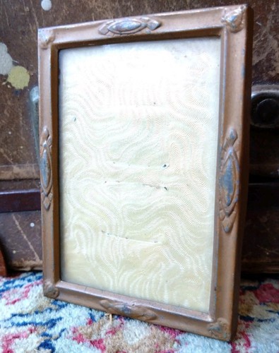 Antique Victorian Small Miniature Freestanding Metal Gold Painted Photo Frame - Picture 3 of 11