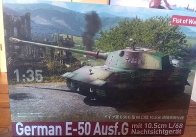 Model Collect  UA35030 German E50 Ausf.G With 10,5cm L/68 And Night Vision