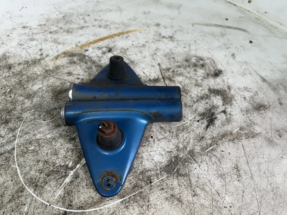 1973-1978 Suzuki GT185 TS125 TS185 TC185 TC125 Cubiertas de horquilla Soporte de faros Foto 4 de 4