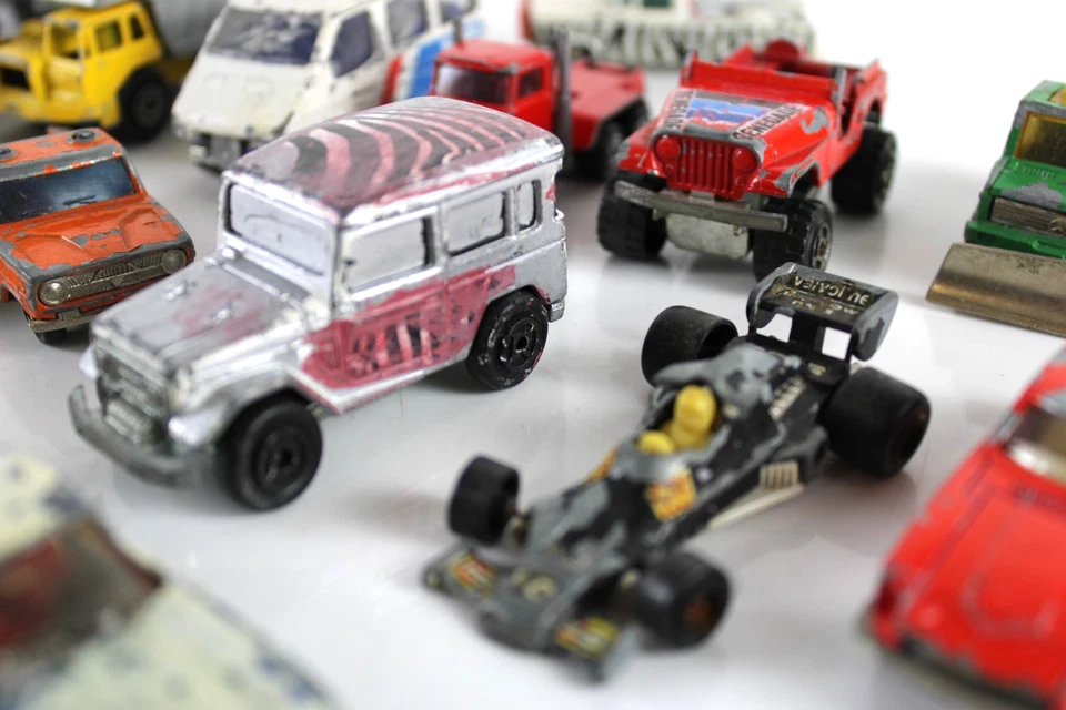 Lotto 19 modellini da collezione MAJORETTE Vintage Auto mezzi di lavoro Jeep - Immagine 4 di 4